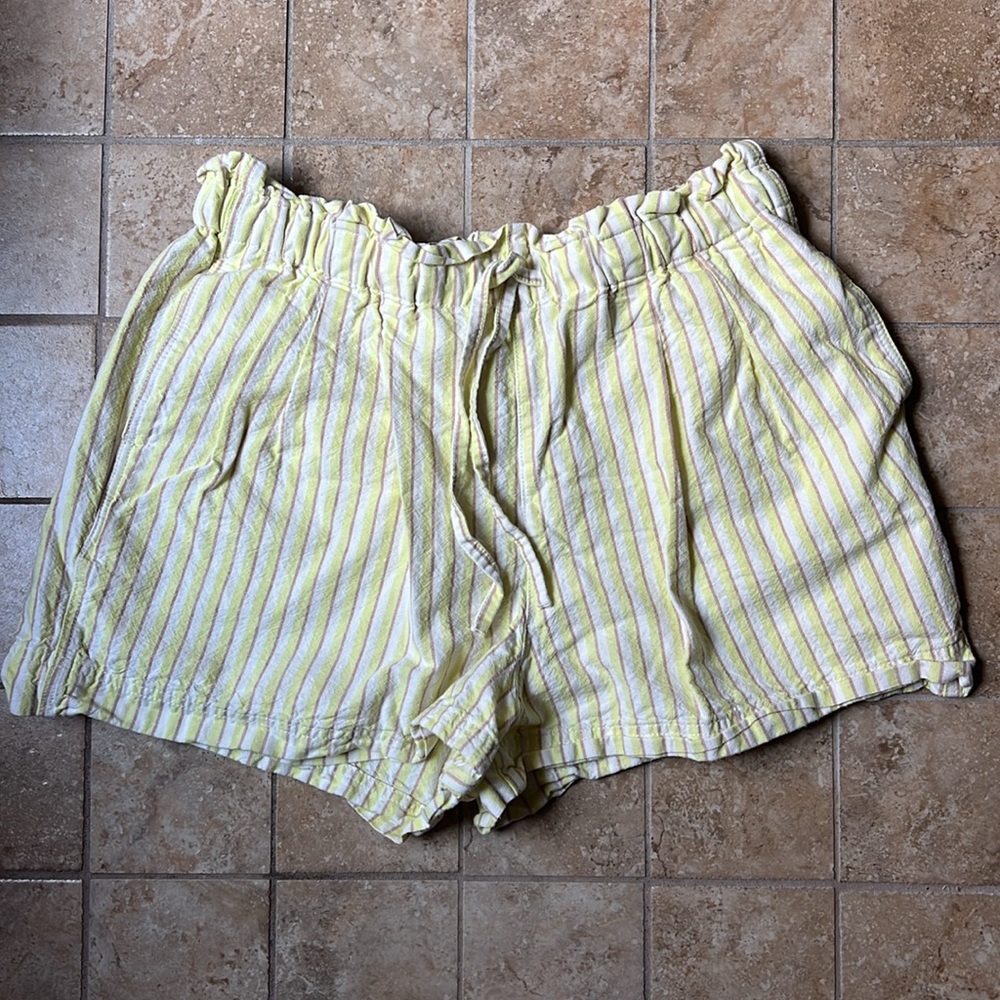 Uniqlo Linen Blend Striped Paper Bag Elastic Waist Shorts Drawstring Pockets M